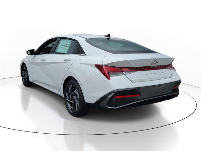 2025 Hyundai Elantra Hybrid Limited photo 3