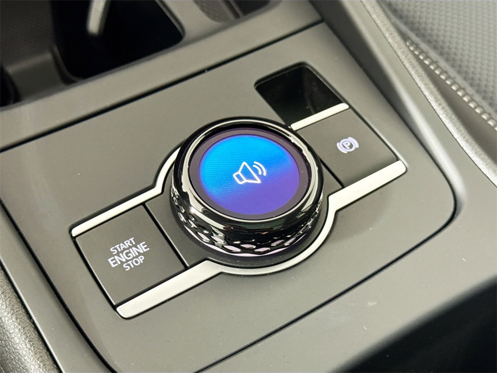 2025 Volkswagen Tiguan SE photo 35