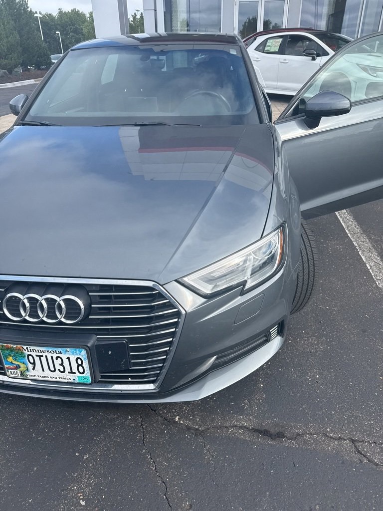 2017 Audi A3 E-tron Premium photo 2