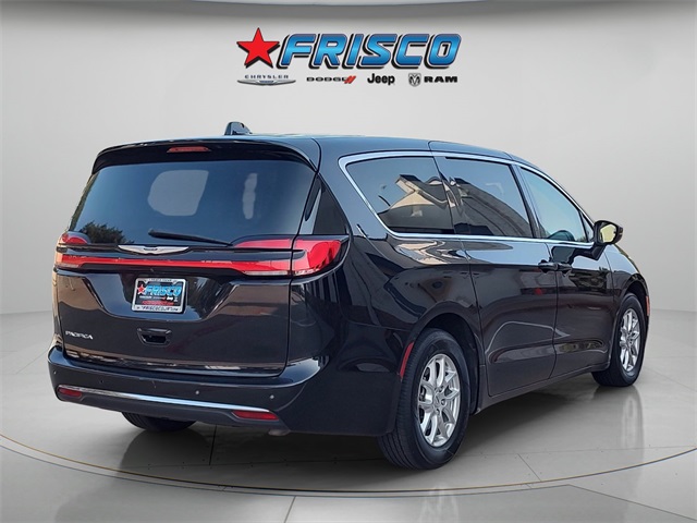 2023 Chrysler Pacifica Touring L photo 7