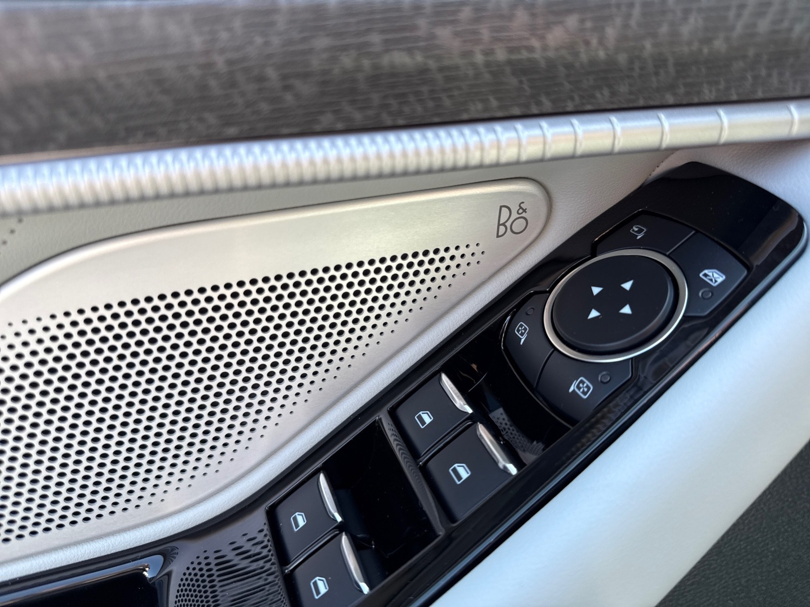 2025 Ford Explorer Platinum photo 12
