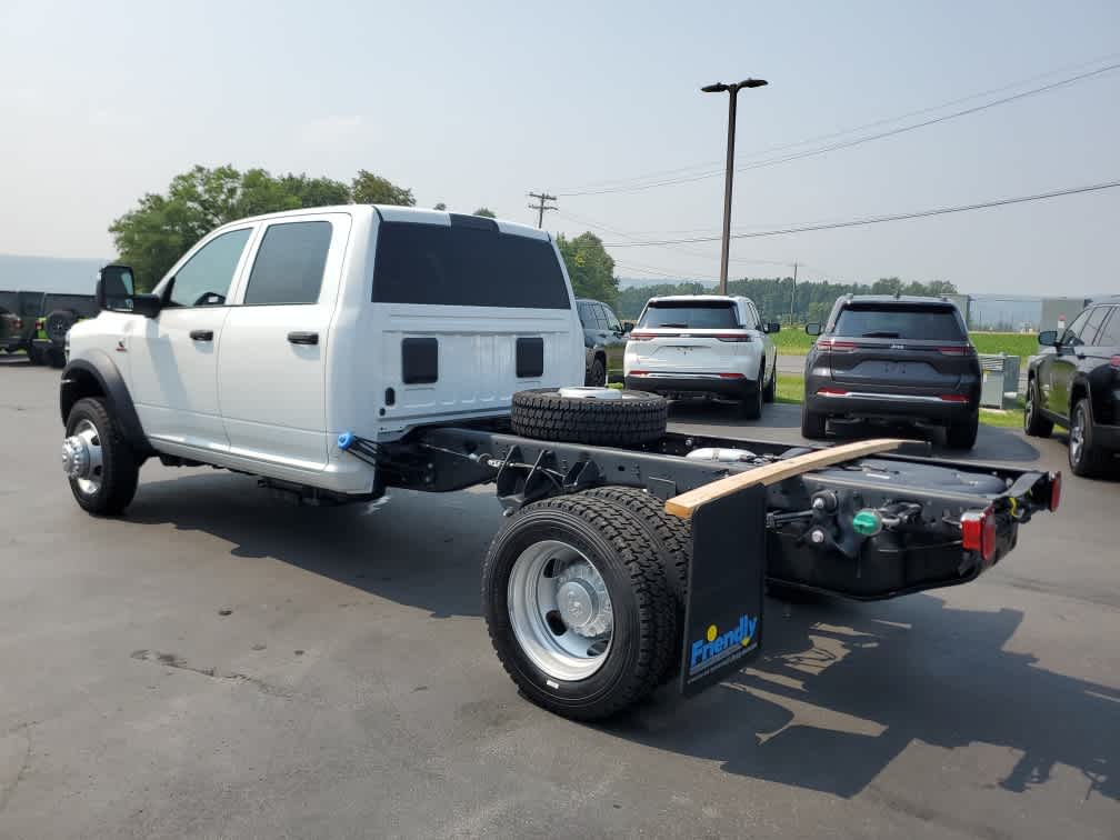 2025 Ram 5500 Tradesman photo 3