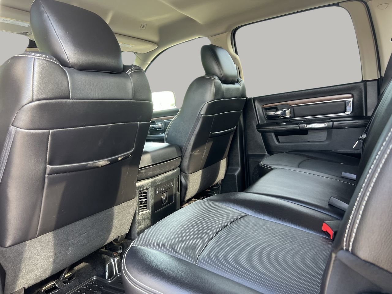 2017 Ram 1500 Laramie photo 11