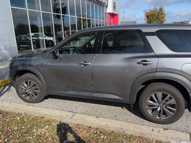 2024 Nissan Pathfinder S photo 2