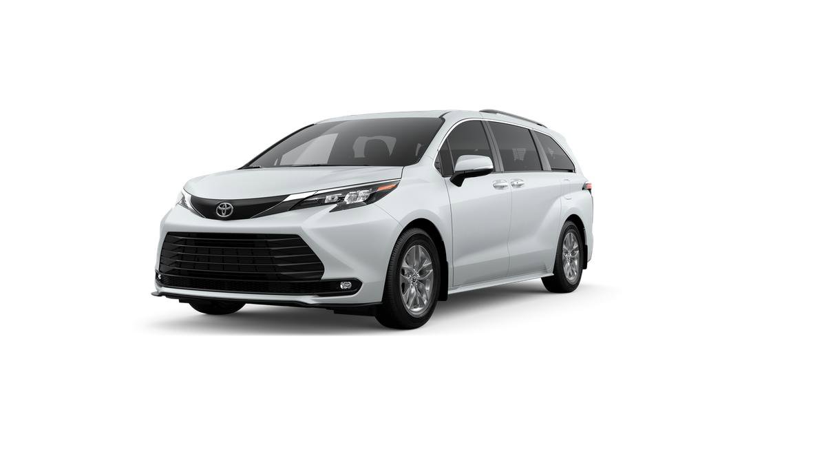 2026 Toyota Sienna XLE's photo