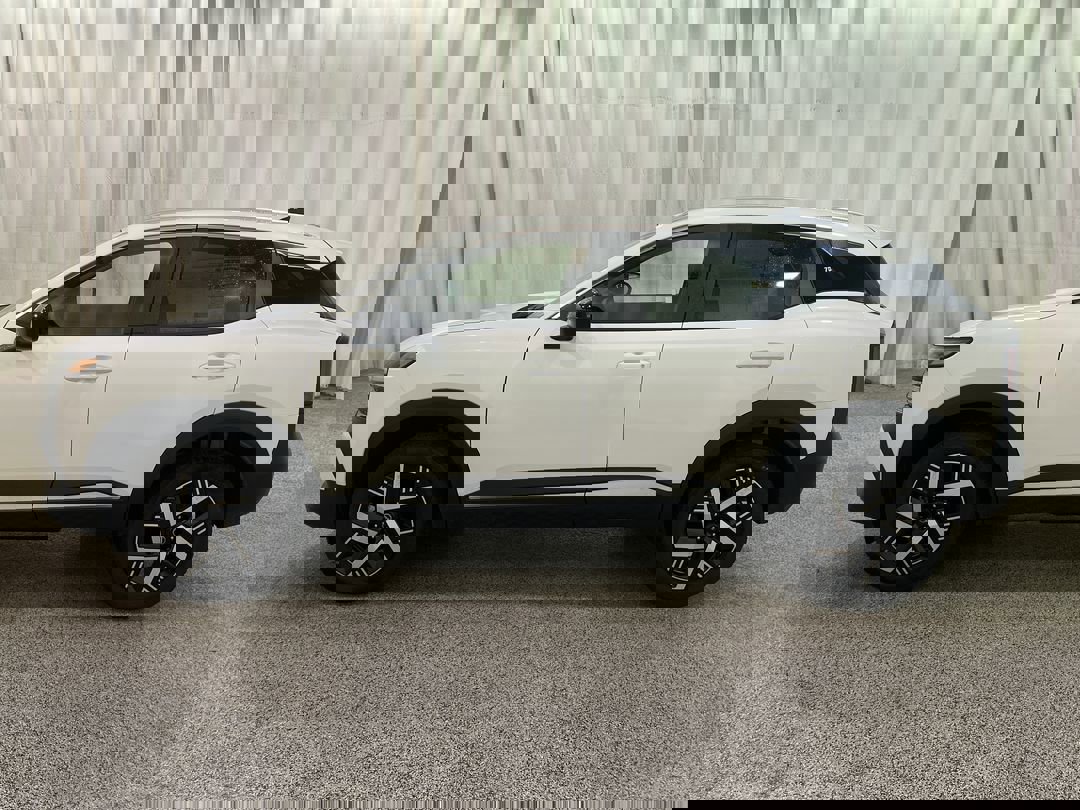 2026 Nissan Kicks SV photo 2