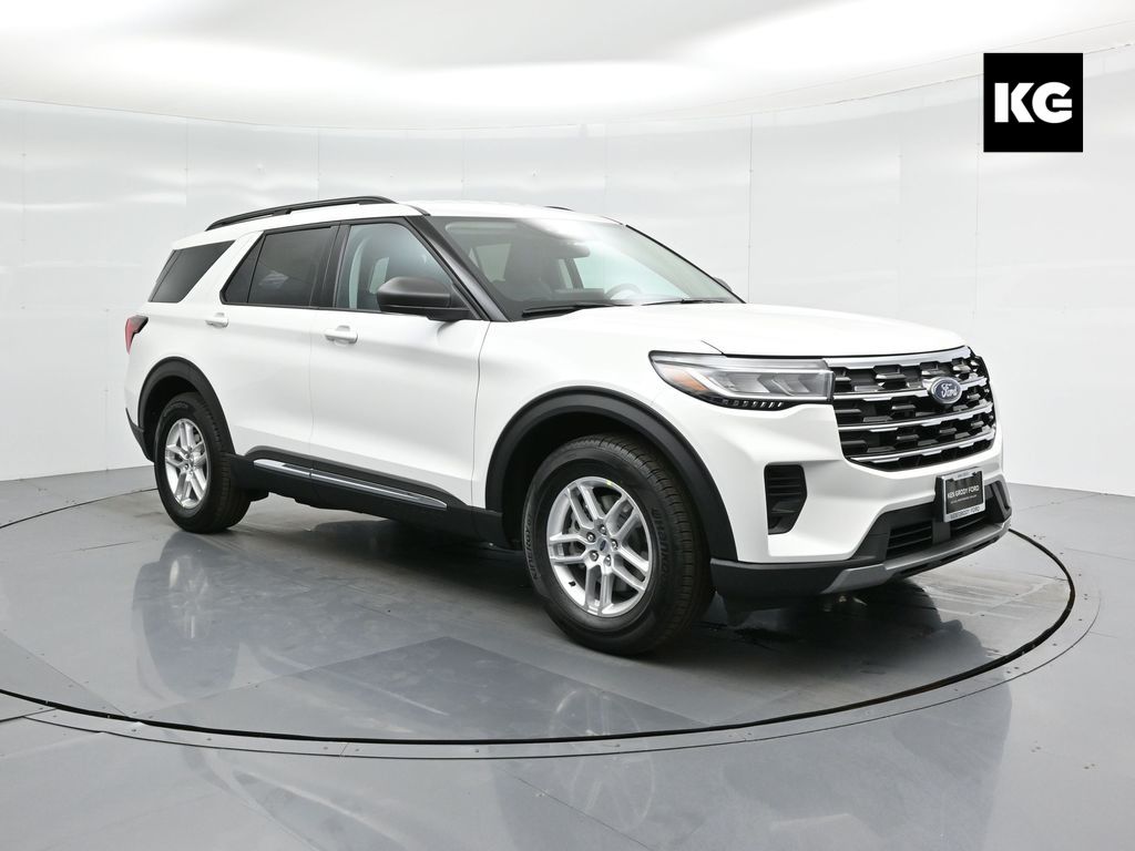2025 Ford Explorer Active's photo