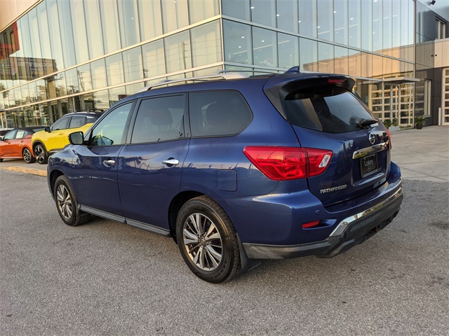 2019 Nissan Pathfinder S photo 4
