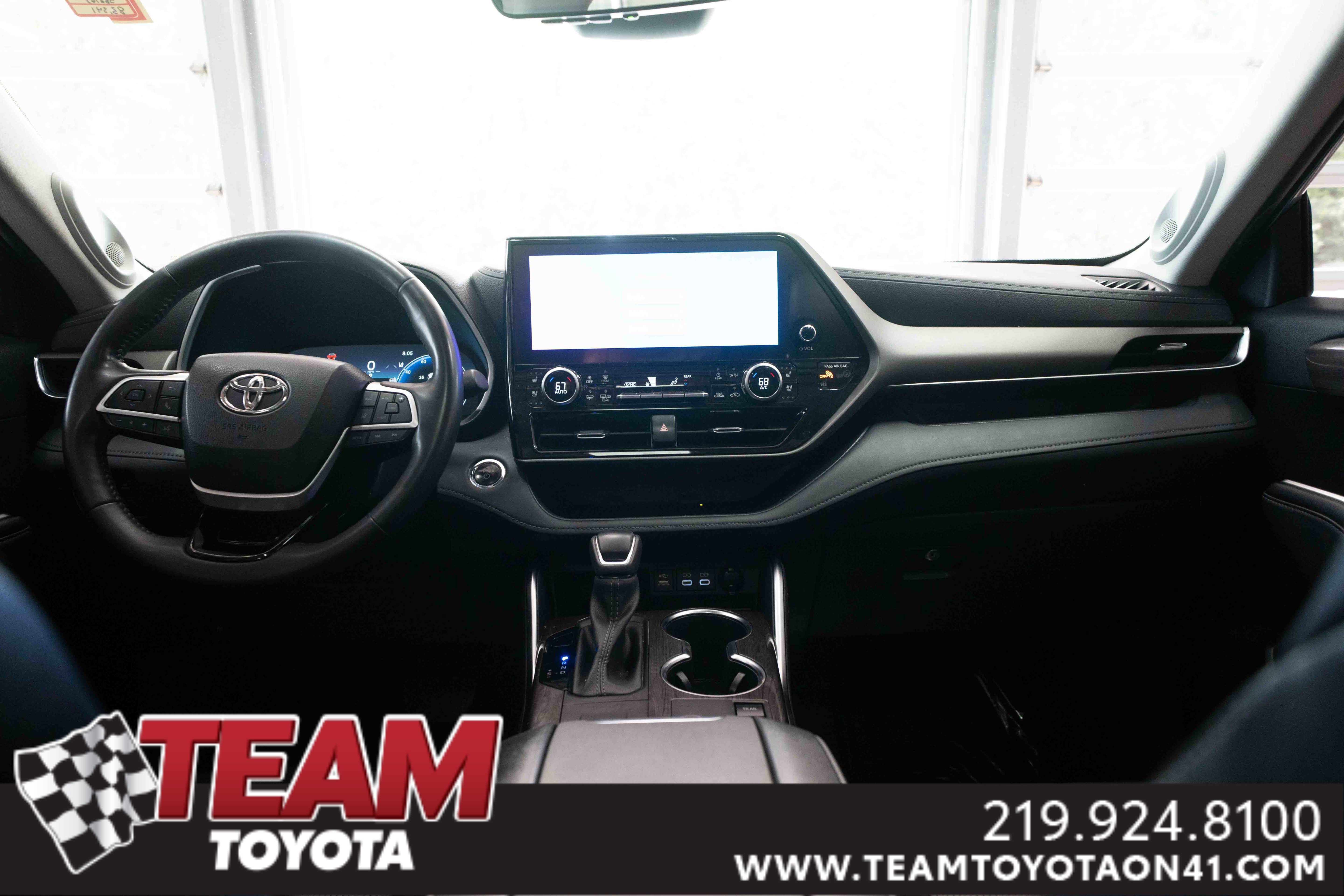 2023 Toyota Highlander Hybrid Limited photo 7