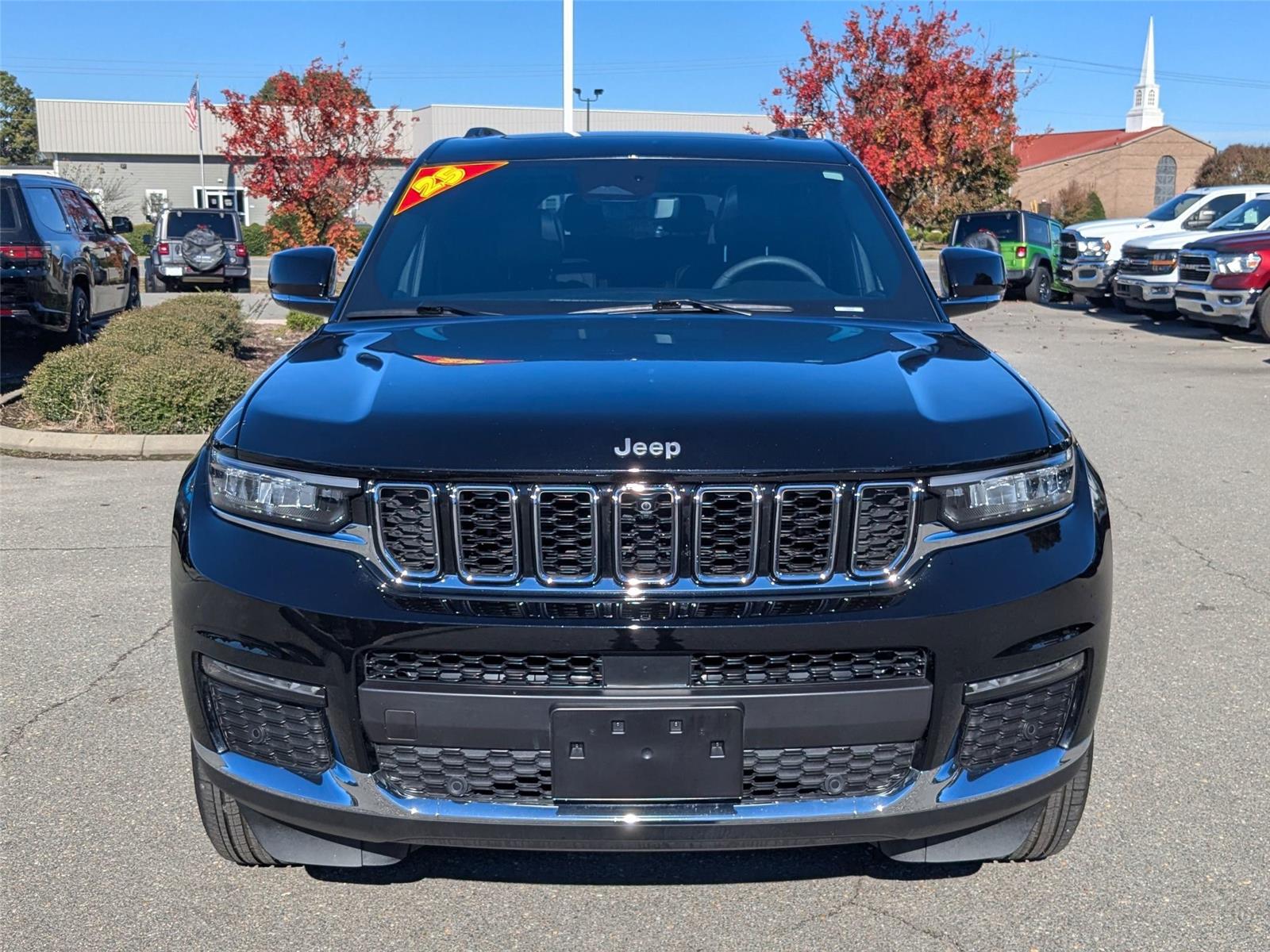 2025 Jeep Grand Cherokee Limited photo 2