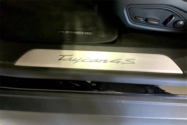 2025 Porsche Taycan 4S photo 19