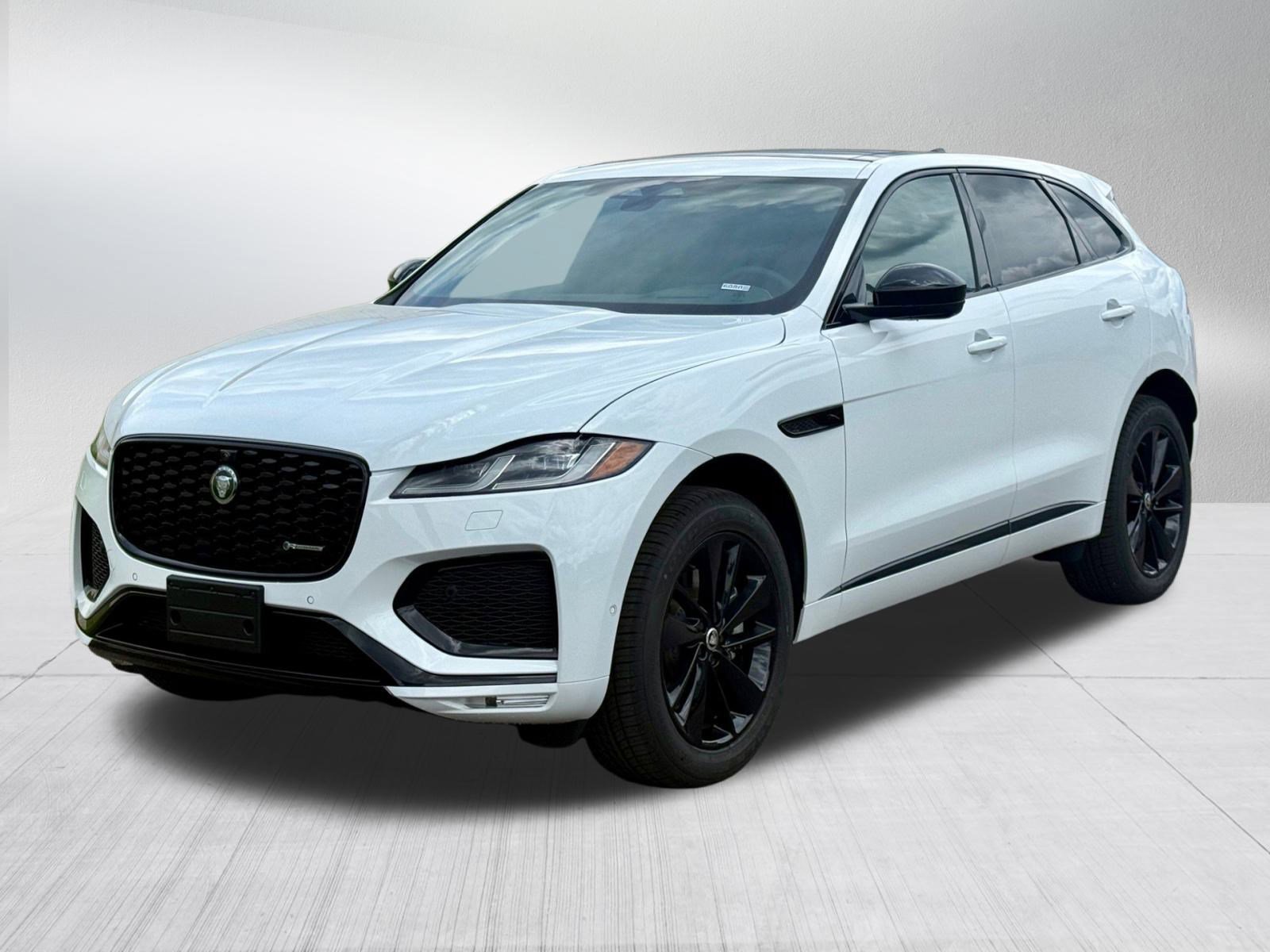 2025 Jaguar F-PACE R-Dynamic S's photo