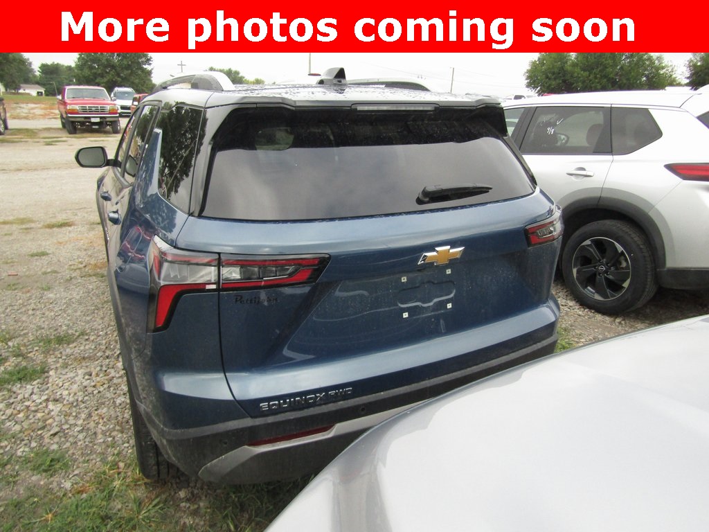2025 Chevrolet Equinox LT photo 4