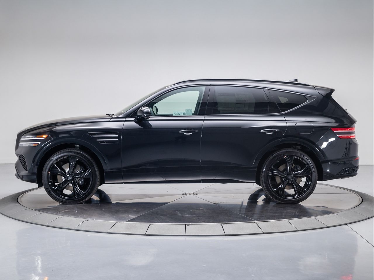 2026 Genesis GV80 photo 2