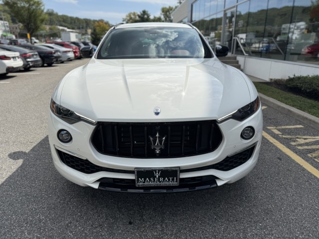 2022 Maserati Levante GT photo 2