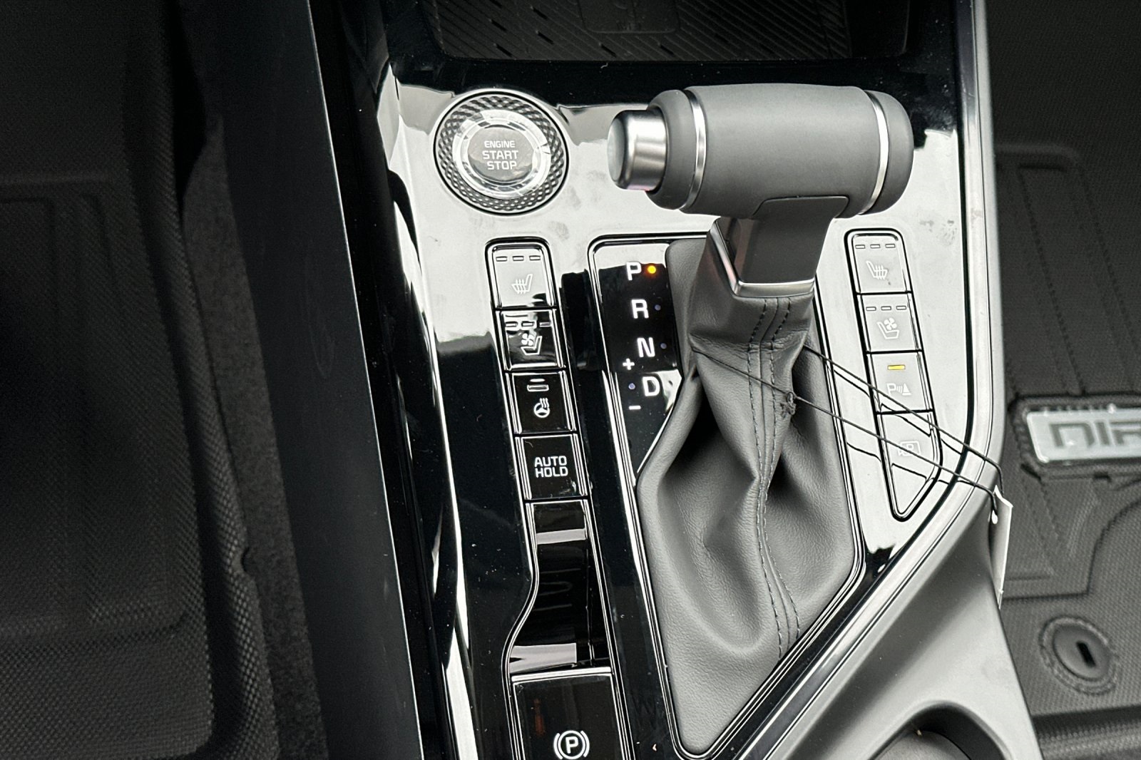 2025 Kia Niro SX Touring photo 17