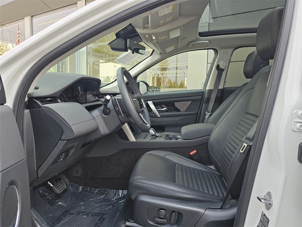 2025 Land Rover Discovery Sport S photo 15