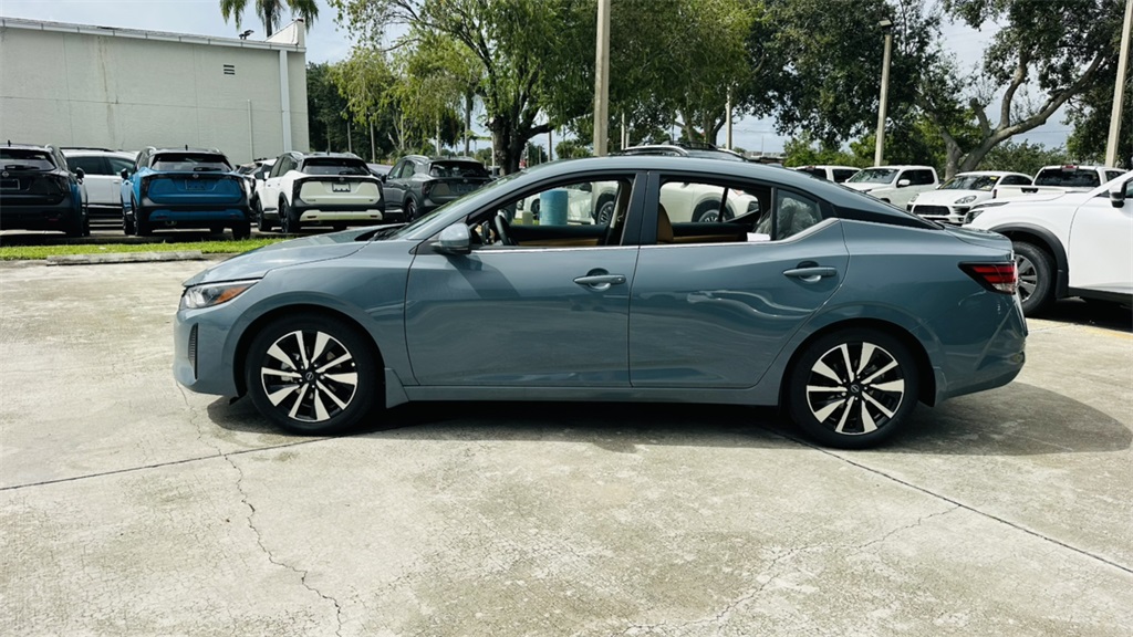 2025 Nissan Sentra SV photo 4
