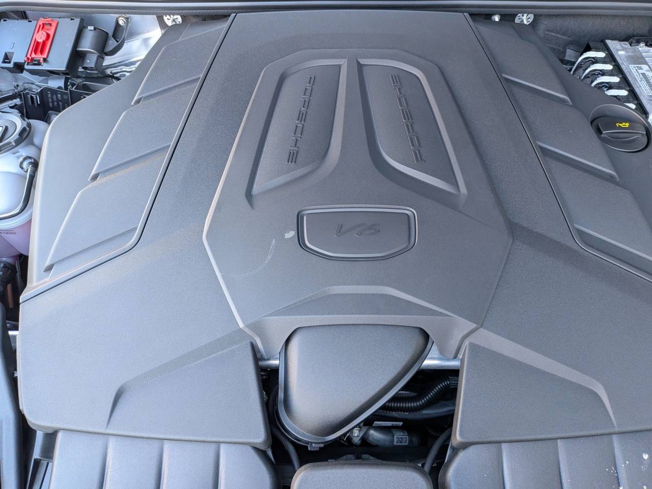 2025 Porsche Cayenne S E-Hybrid photo 24