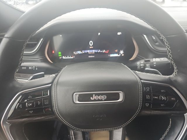2022 Jeep Grand Cherokee Overland photo 13