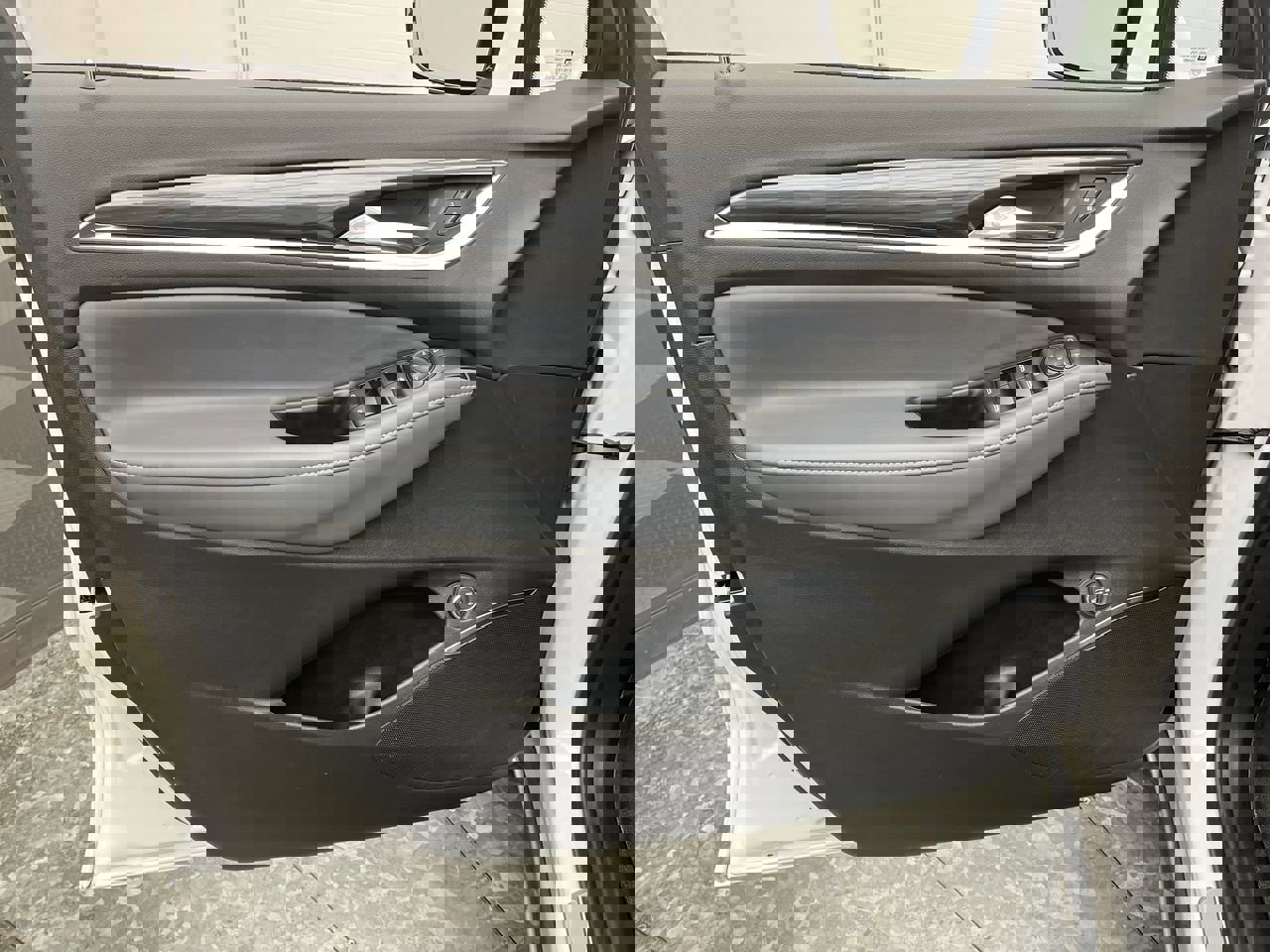 2024 Buick Enclave Essence photo 2