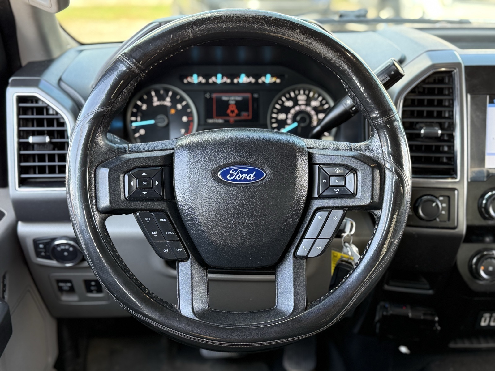 2019 Ford F-150 XLT photo 14
