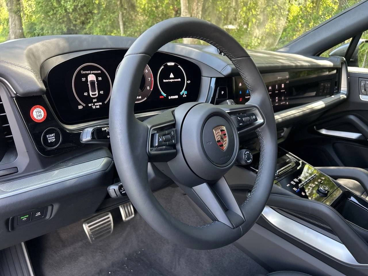 2025 Porsche Cayenne E-Hybrid Coupe photo 18