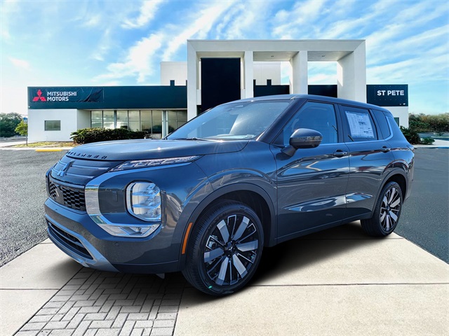 2025 Mitsubishi Outlander SE's photo