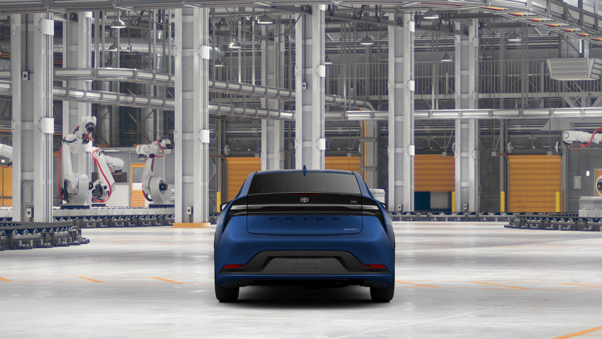 2026 Toyota Prius Plug-in Hybrid SE photo 7