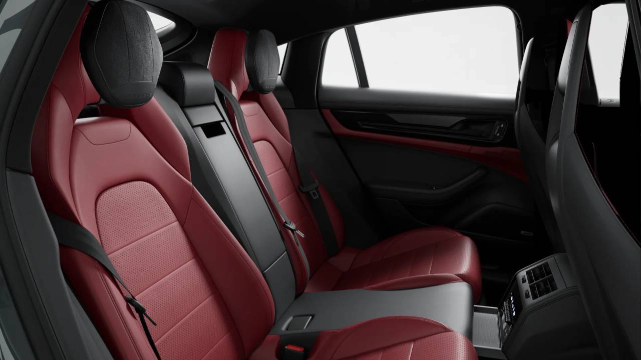 2026 Porsche Panamera 4 photo 10