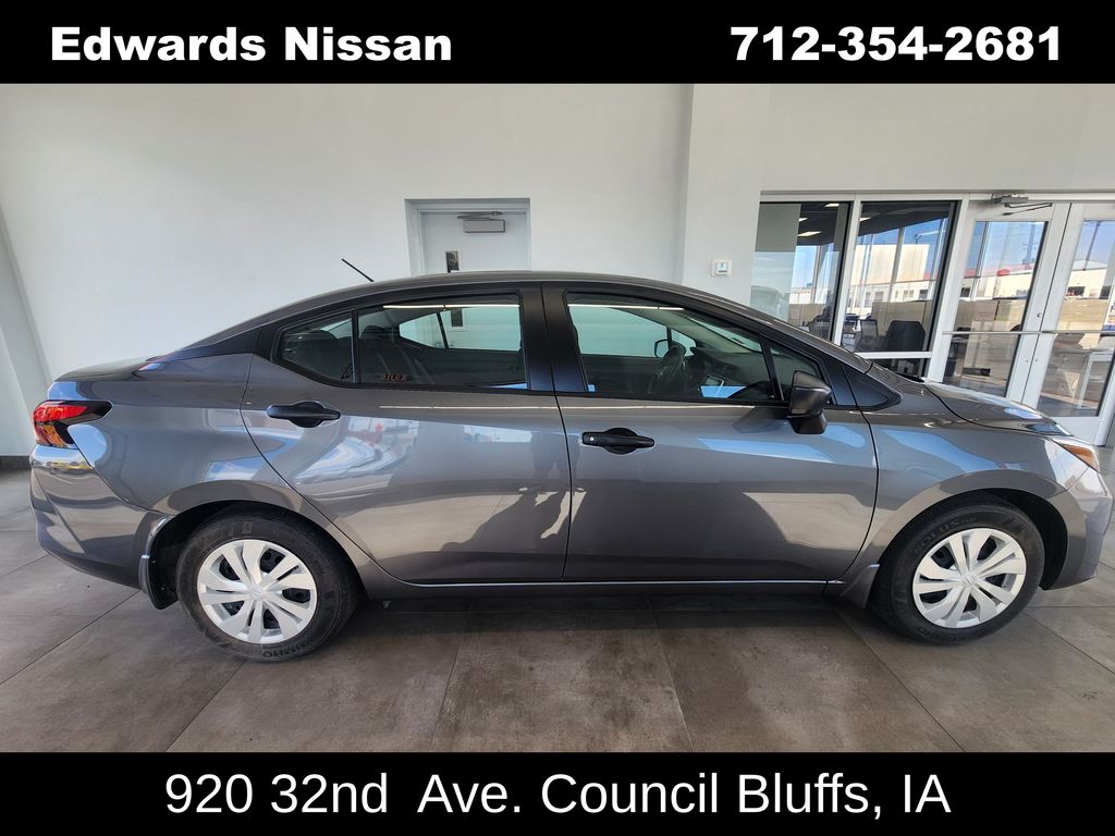 2025 Nissan Versa S's photo