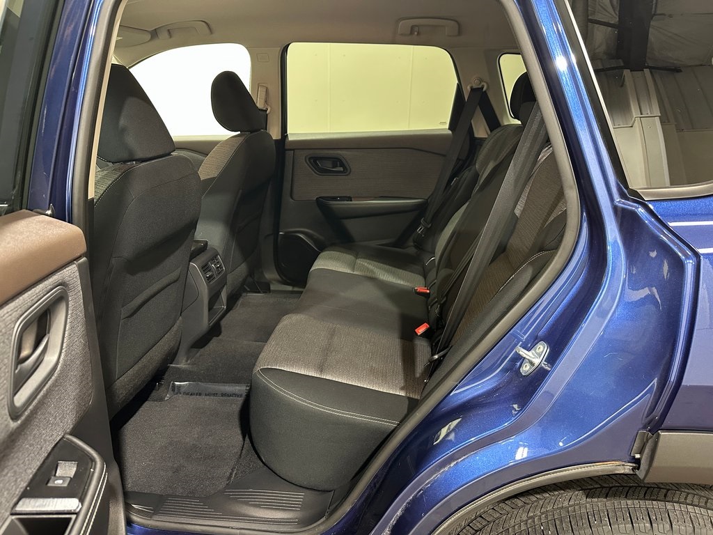 2021 Nissan Rogue S photo 25