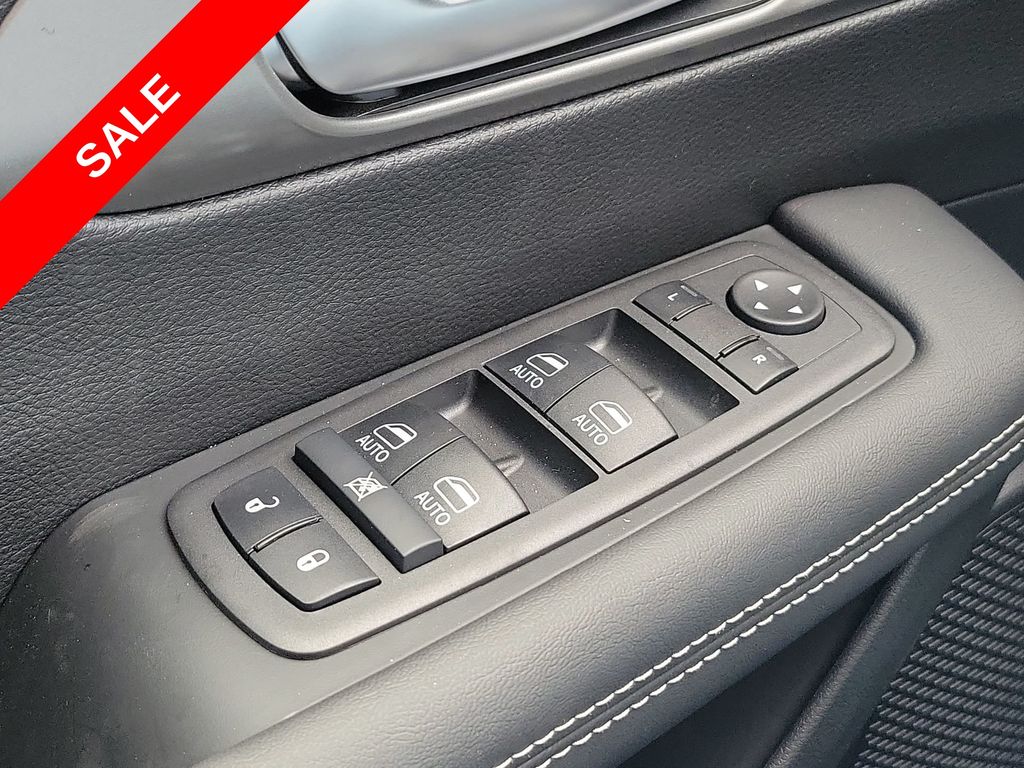 2025 Chrysler Pacifica photo 32
