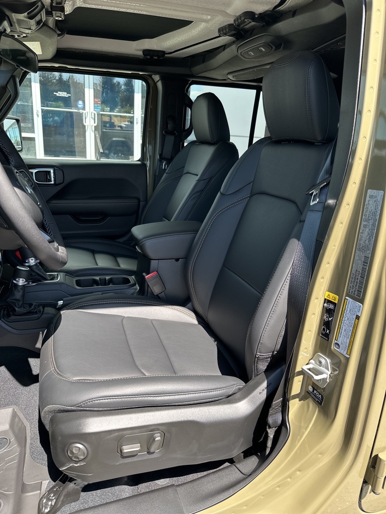 2025 Jeep Gladiator Sport photo 9