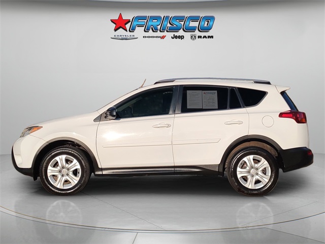 2014 Toyota RAV4 LE photo 3