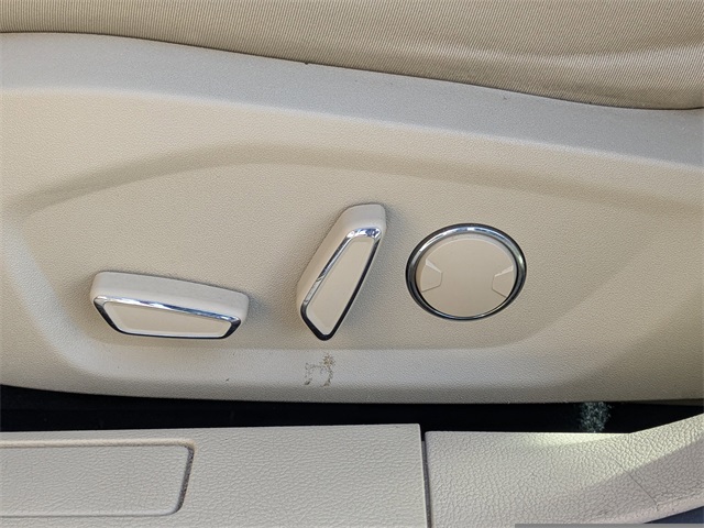 2016 Ford Fusion SE photo 18