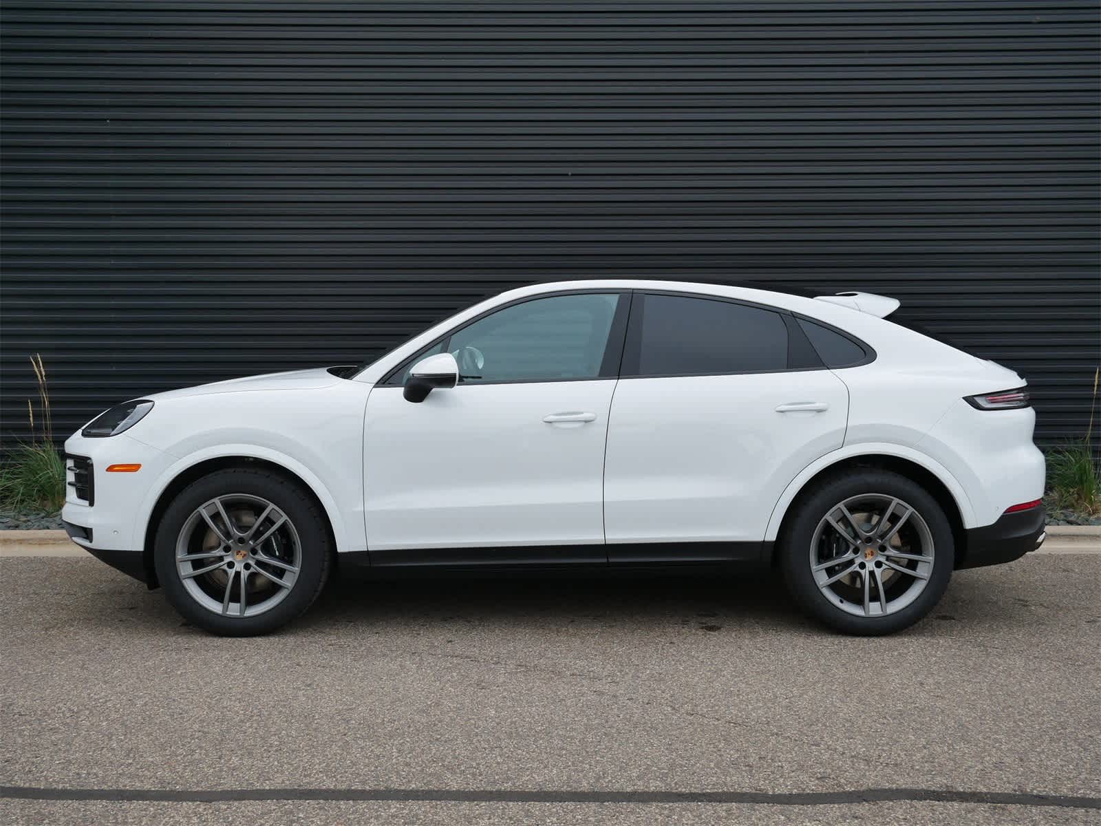 2026 Porsche Cayenne Coupe photo 2