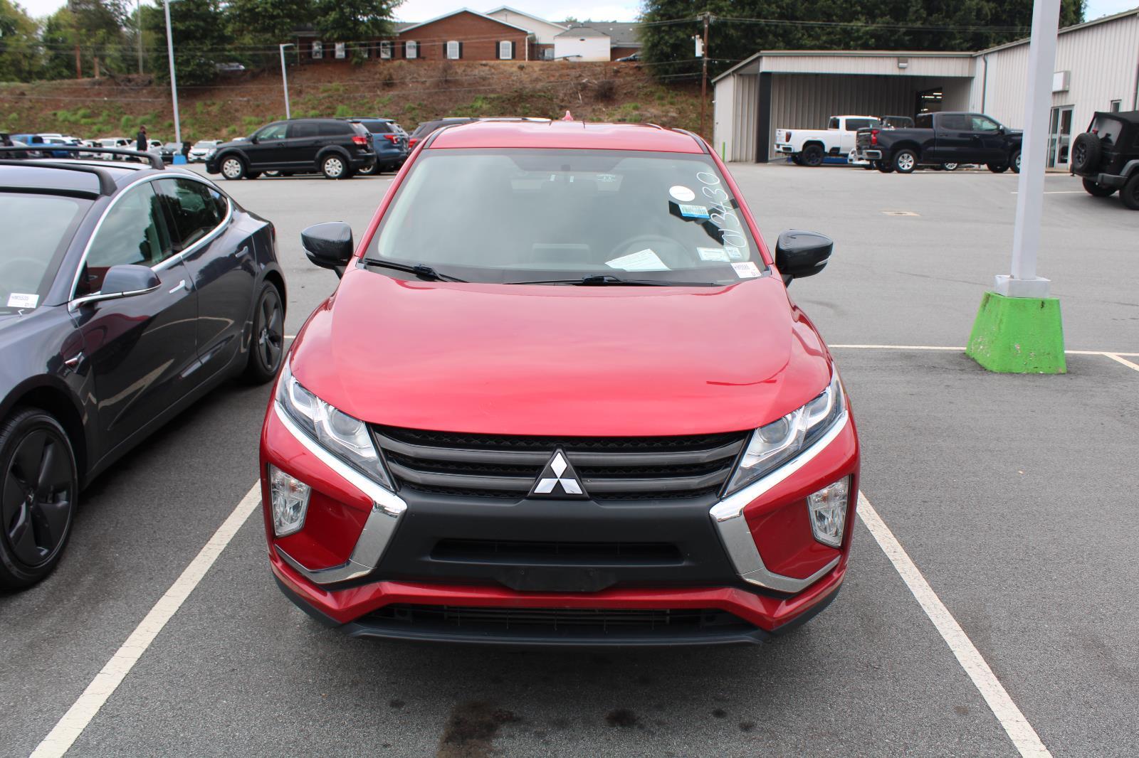 2019 Mitsubishi Eclipse Cross LE photo 2
