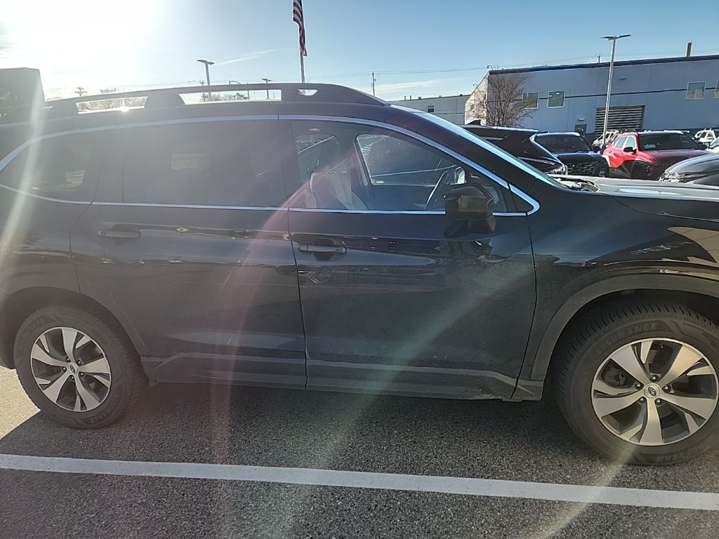 2022 Subaru Ascent Premium photo 2