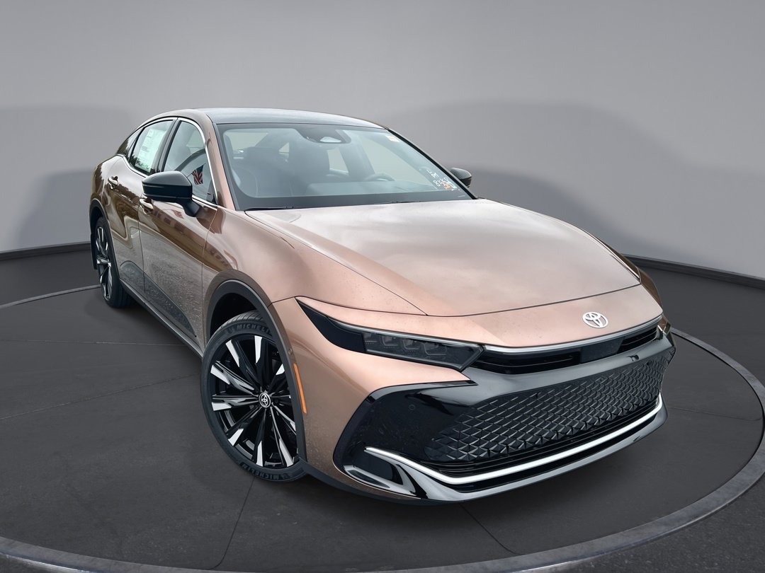 2026 Toyota Crown Platinum's photo