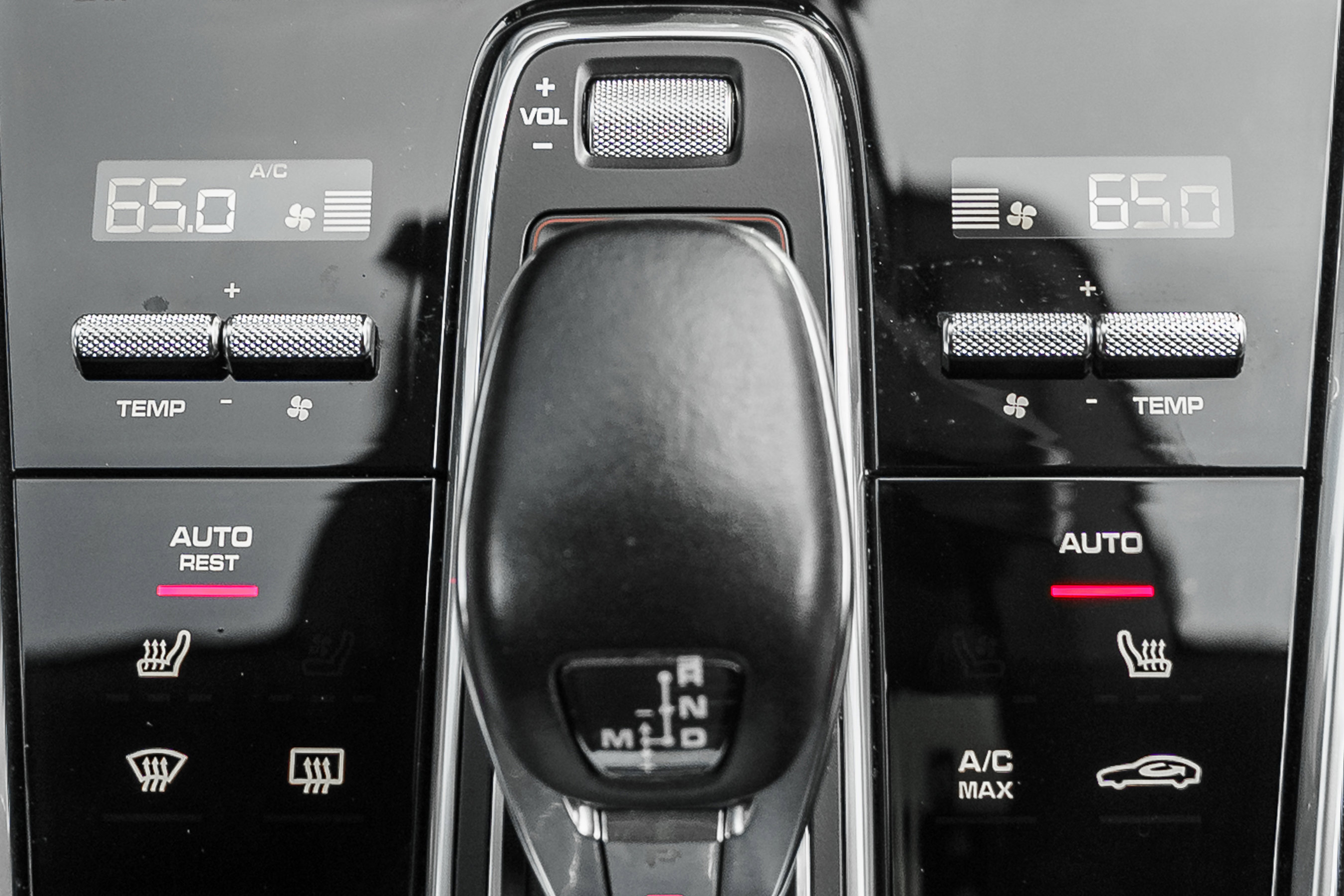 2020 Porsche Panamera 4 E-Hybrid photo 12