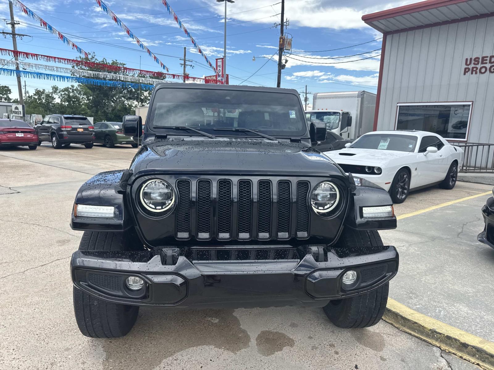 2022 Jeep Wrangler Unlimited Sahara High Altitude photo 2