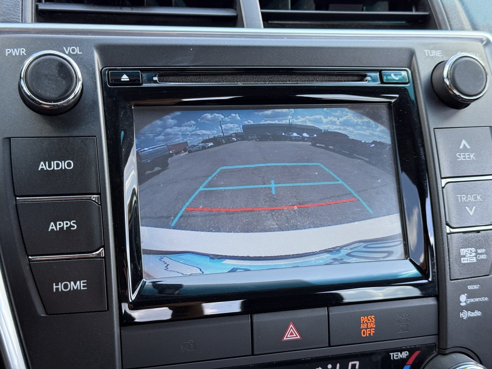 2015 Toyota Camry XSE photo 19