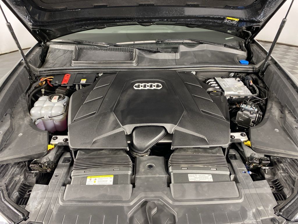 2022 Audi Q8 55 Premium Plus photo 3
