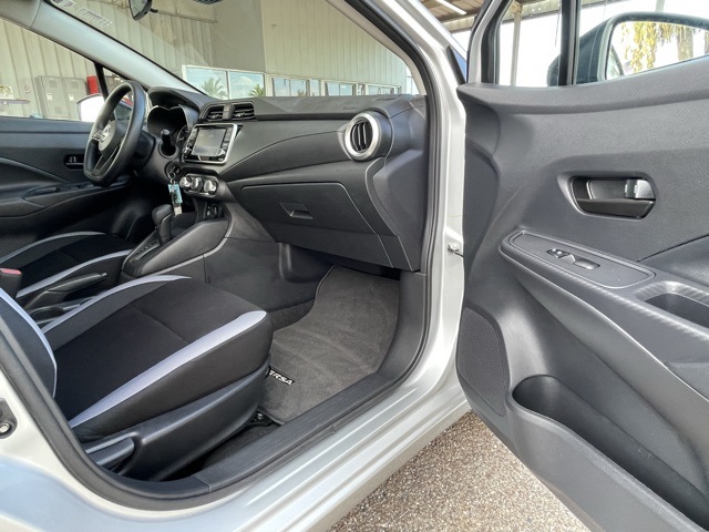 2025 Nissan Versa 1.6 S photo 20