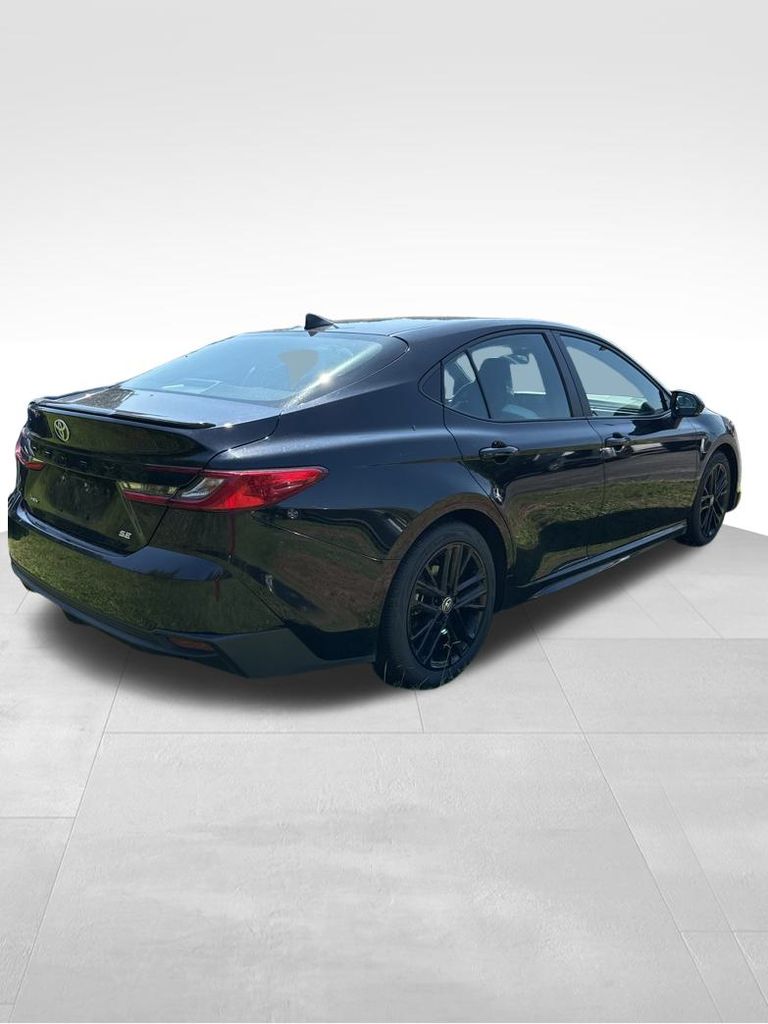 2025 Toyota Camry SE photo 5