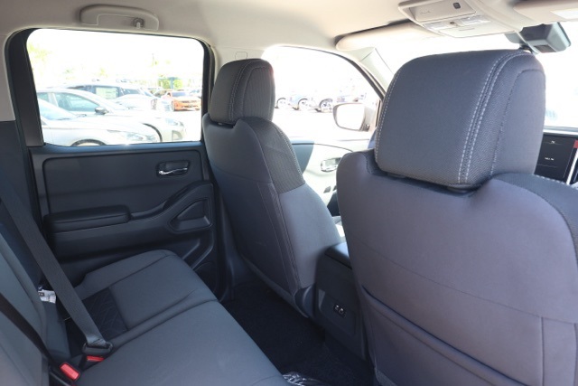 2026 Nissan Frontier Crew Cab SV photo 15