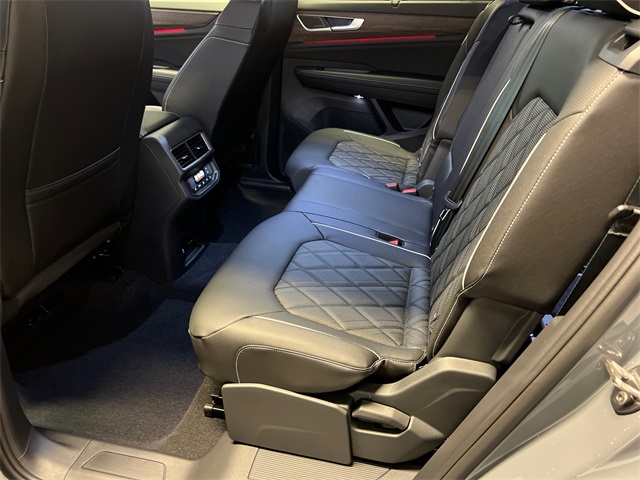 2026 Volkswagen Atlas SEL Premium R-Line photo 10