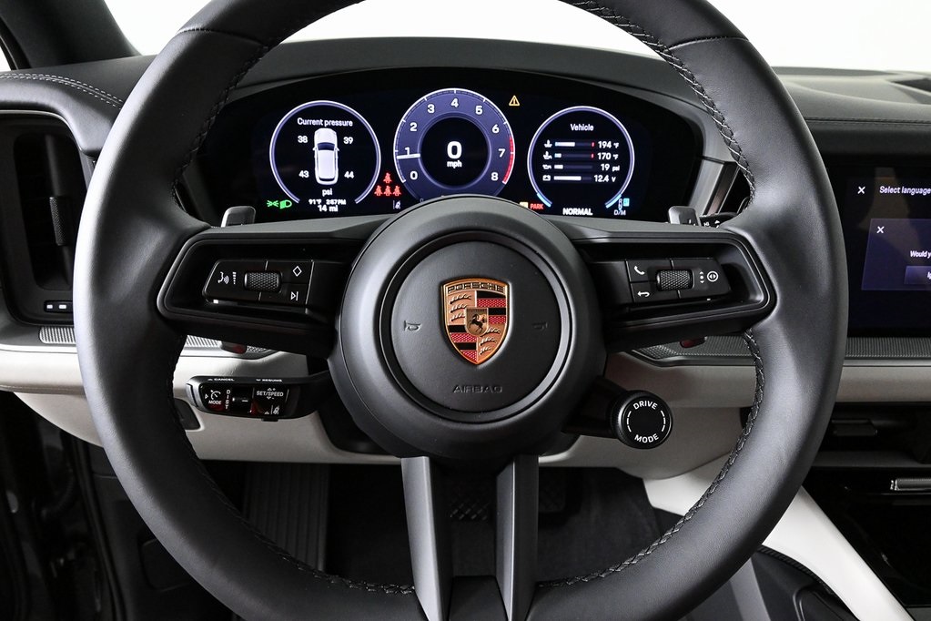 2025 Porsche Cayenne photo 8
