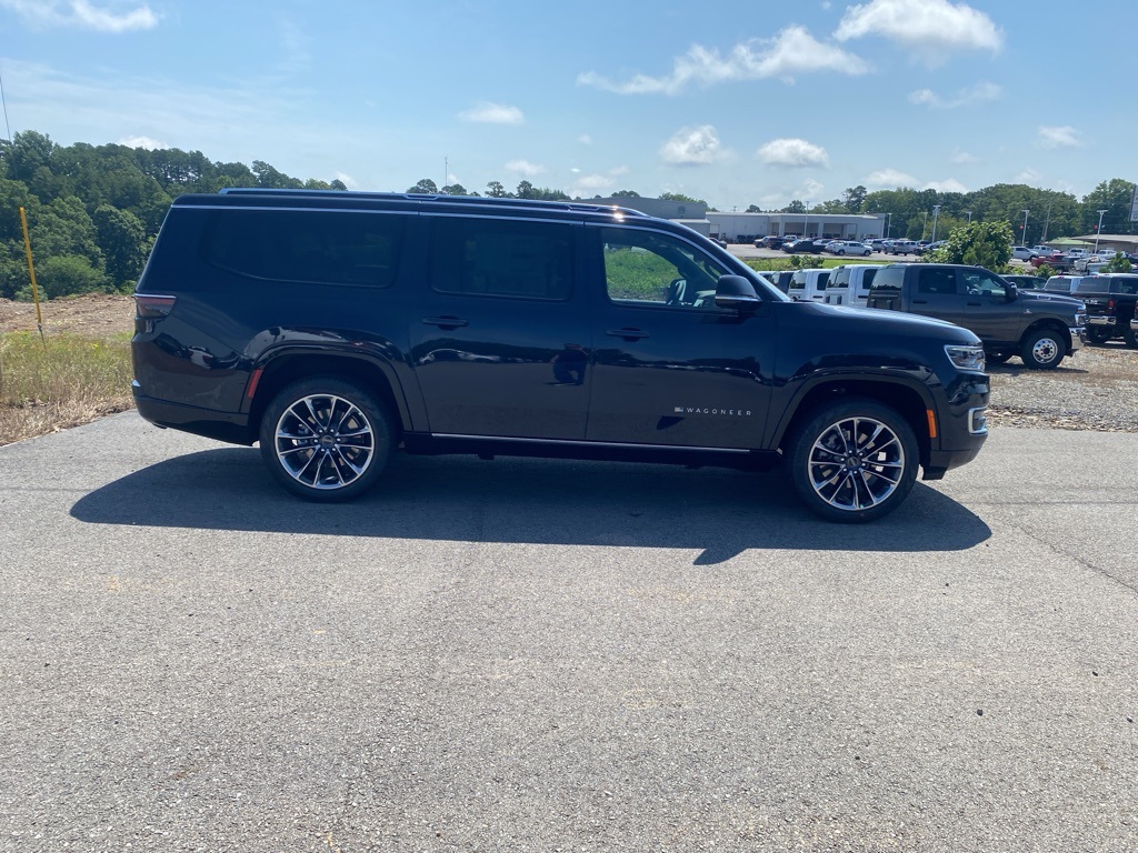 2025 Jeep Wagoneer L Series III photo 4
